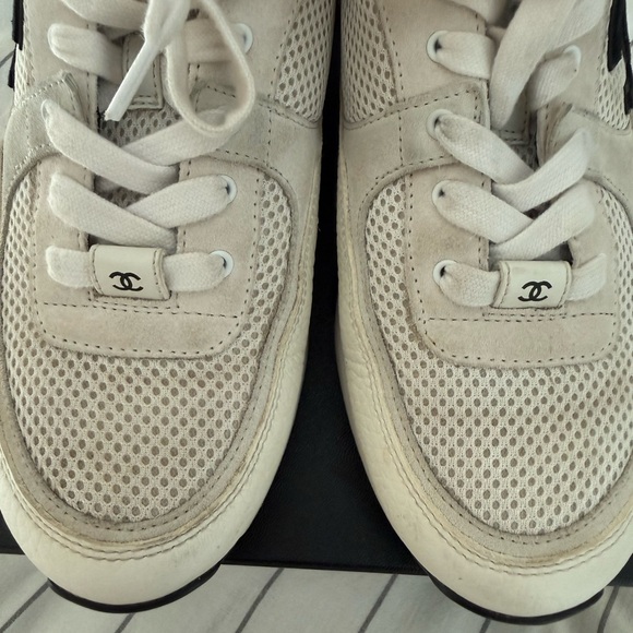 CHANEL Ivory and Ebony Athletic Shoes SZ 40 full set - Picture 6 of 11
